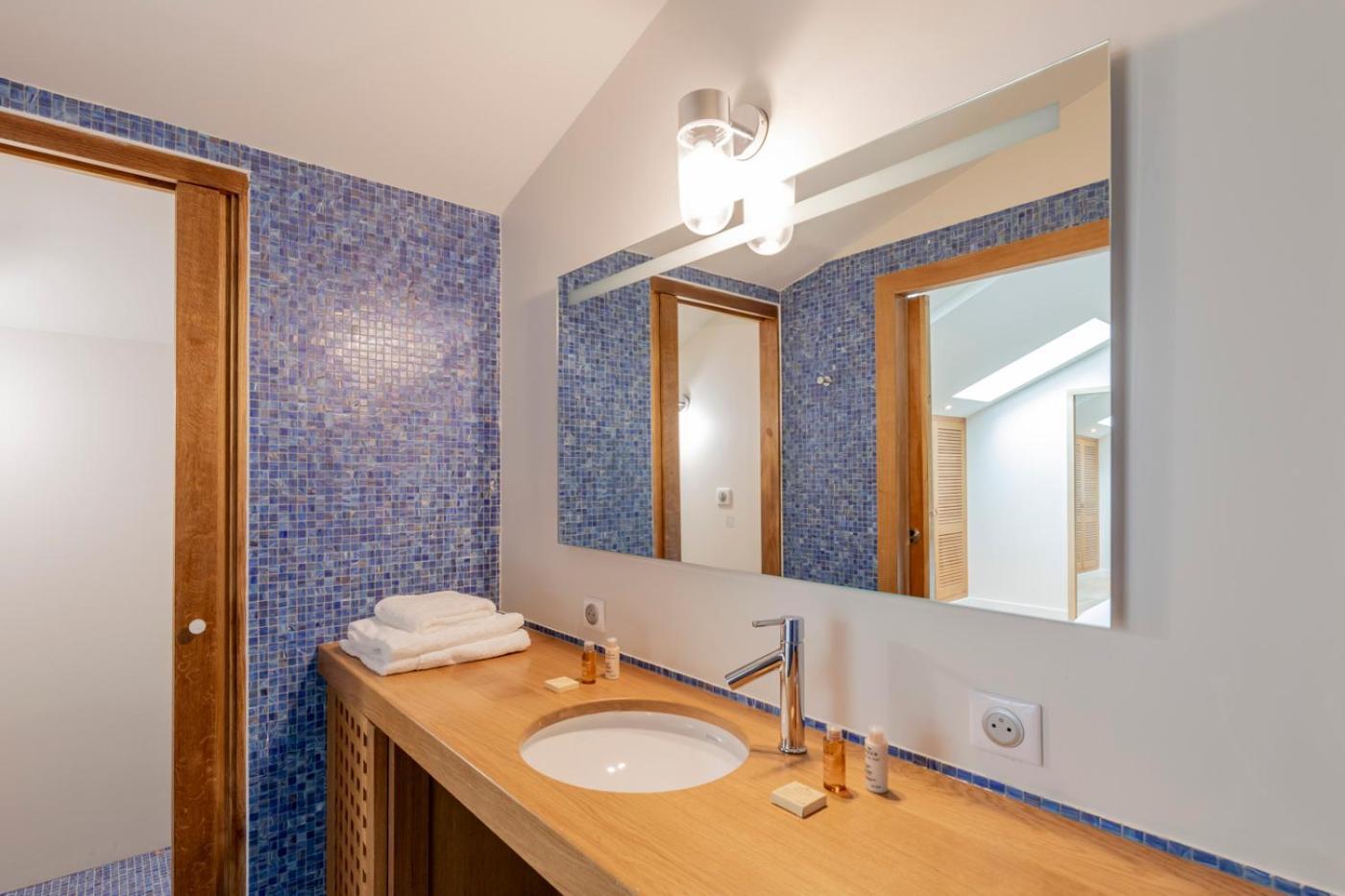 Residence Les Suites Du Port - By Le Saint Ferdinand Arcachon Bagian luar foto
