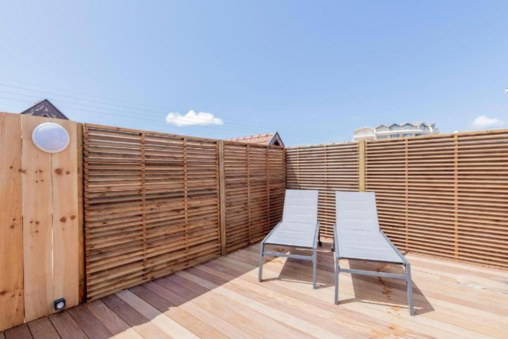Residence Les Suites Du Port - By Le Saint Ferdinand Arcachon Bagian luar foto